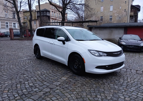 Chrysler Pacifica cena 100000 przebieg: 6690, rok produkcji 2021 z Świdnica małe 79